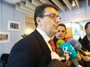 Vergeles mantiene que se convocarán oposiciones en el SES este año y confía en llegar a un acuerdo en la baremación