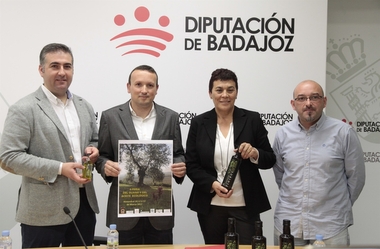 La II Feria del Olivar de Almendral (Badajoz) apuesta por el valor del aceite ecológico local como recurso económico