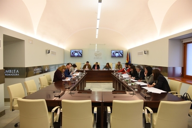 Un debate monográfico sobre el desempleo en Extremadura centrará el pleno de este jueves en la Asamblea