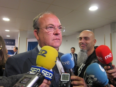Monago replica a Vara que si el Ayuntamiento de Badajoz no es gobernable se debe a que el PSOE 