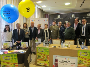 Unos 1.400 atletas participarán en la Maratón y Media Maratón de Badajoz, que incorpora el Premio Tina Ramos