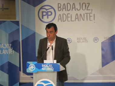 Maíllo sostiene que el referéndum en Cataluña pretende 
