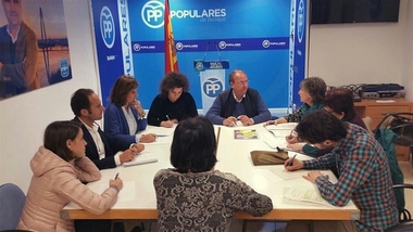 Monago aborda la labor de Amnistía Internacional Extremadura dentro de su 