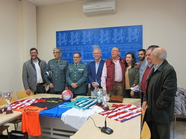 Veteranos del CD Badajoz, gitanos y guardia civiles disputarán un torneo benéfico el 25 de marzo en la capital pacense