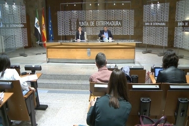 Un programa formará a jóvenes extremeños de entre 16 y 18 años que abandonaron de 