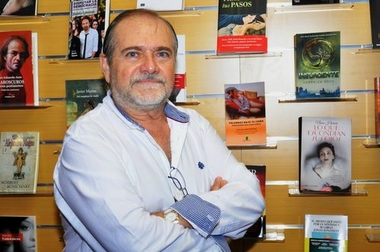 José Luis Labad presenta su poemario 'Tejados de musgo'