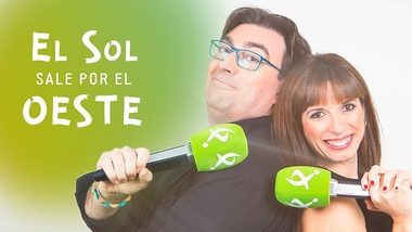 El sol sale por el Oeste de Canal Extremadura radio cumple dos mil programas