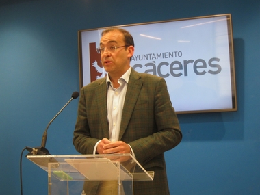 El Ayuntamiento de Cáceres ofrece asesoramiento y asistencia a familias necesitadas que reclamen la cláusula suelo