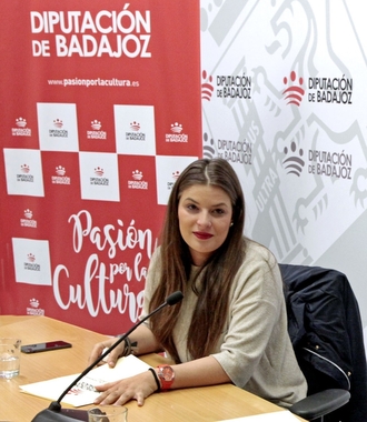 La Diputación de Badajoz organiza cursos para que 130 niños de la provincia aprendan a esquiar en La Covatilla