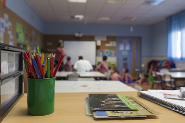 Un juez autoriza por primera vez escolarizar a mellizos en la misma clase en Badajoz