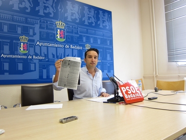 Cabezas (PSOE) pide a los concejales de Cs en Badajoz que 