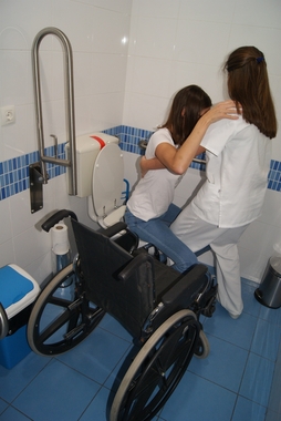 Más de 60 extremeños con discapacidad recibirán atención sociosanitaria en su domicilio por parte de Cocemfe Badajoz