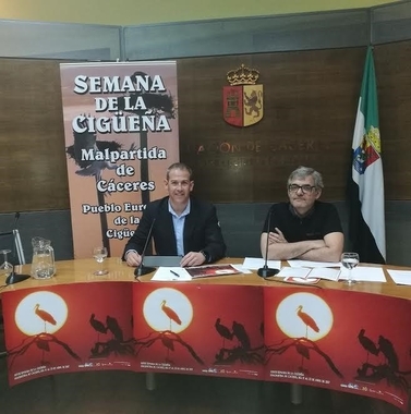 La población de cigüeña blanca se mantiene en Malpartida de Cáceres con 164 parejas