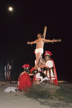 Alrededor de 200 vecinos participa en la Pasión de Jesús de Torrecilla de los Ángeles