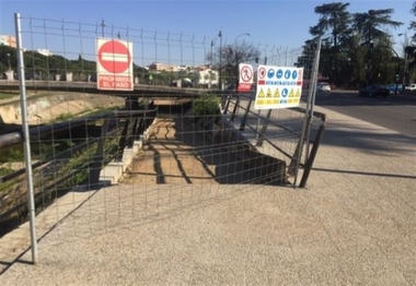 El PSOE de Badajoz celebra las obras en el último área pendiente de abrir en los parques del Rivillas y el Calamón