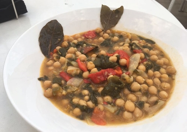 Garbanzos con espinacas. Las legumbres que no falten