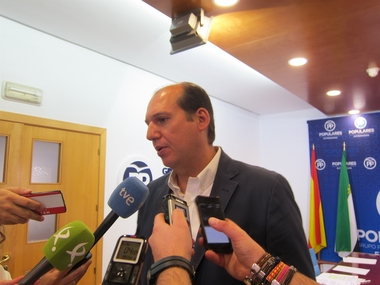 El PP reclama a Vara que deje de 