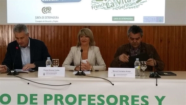 Unos 160 profesores de Escuelas Oficiales de Idiomas abordan en Mérida cómo mejorar la enseñanza en estos centros