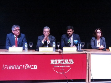 La Fundación Caja Badajoz y la ONCE firman un convenio para realizar actividades sociales, culturales y educativas