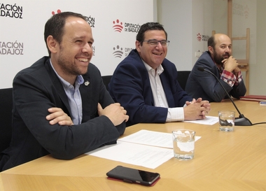 El servicio de recogida de basura de Promedio en la provincia de Badajoz se renovará con 20 nuevos camiones