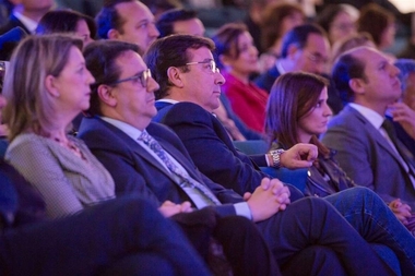 Fernández Vara participa en la entrega de los 
