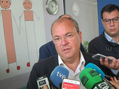 Monago critica a Vara que 