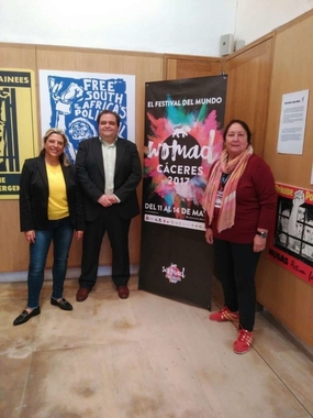 Una exposición aborda en Cáceres el papel de la cartelería y la música en la lucha contra el apartheid sudafricano