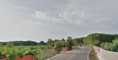 Tres jóvenes fallecidos y una menor herida en un accidente de tráfico en Madrigal de la Vera 