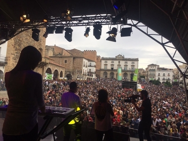 Más de 150.000 personas participan en los cuatro días de Womad Cáceres en una edición calificada como 