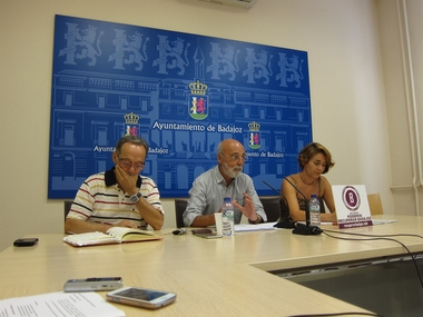 Podemos Recuperar Badajoz aboga por que las empresas de luz y gas paguen una tasa por ocupar suelo público