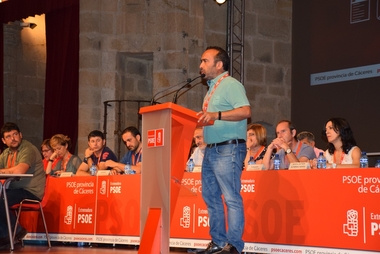 Vicente Valle encabeza la lista de consenso y sin el secretario general del PSOE de Cáceres al 39 Congreso Federal