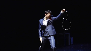 El Gran Teatro de Cáceres estrena este domingo el espectáculo familiar '¡Badidiblú!' que aúna teatro y magia