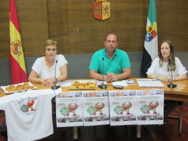 Alcántara (Cáceres) celebra el V Día de la Mormentera para promocionar este dulce típico de origen árabe