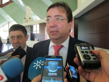 Fernández Vara indica que el problema de la 'amnistía fiscal' no es Montoro sino la forma en la que se llevó a cabo