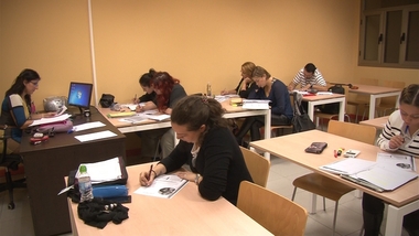 El Instituto de Lenguas Modernas de la UEx imparte cursos intensivos para preparar los exámenes de los niveles B1 y B2
