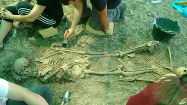 Acto de entrega de los restos humanos, víctimas del franquismo, exhumados en la fosa común del cementerio de Villanueva de la Serena