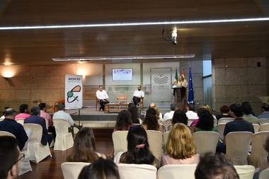 La presidenta de la Asamblea de Extremadura afirma que España y la UE tienen 