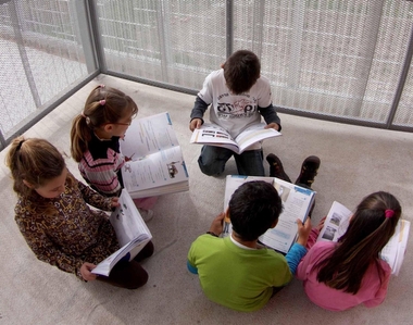 La Junta asigna casi 950.000 euros en ayudas para dotar de libros de texto a los centros concertados