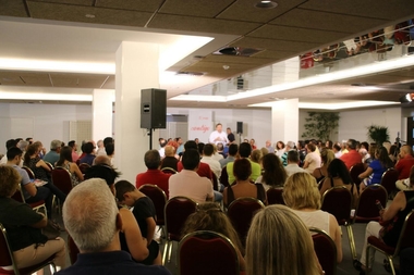 Fernández Vara propone a los militantes del PSOE decidir las políticas del partido