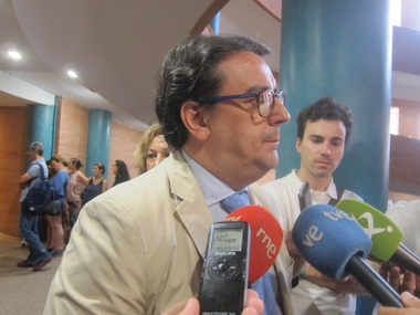 El consejero de Sanidad considera 