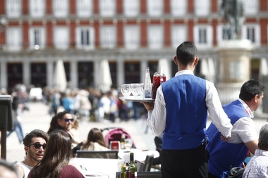 Sube un 2,6% la facturación del sector servicios en Extremadura, el menor incremento del país