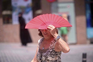Las dos provincias extremeñas permanecen este miércoles en alerta por calor, con máximas de hasta 40 en Badajoz