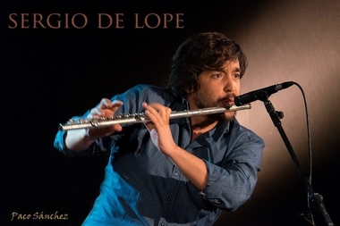 El instrumentista flamenco Sergio de Lope actúa este sábado en Cañamero (Cáceres) en el marco de Estivalia