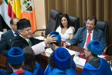El presidente de la Junta destaca la oportunidad que representa la Universidad para transformar y cambiar las cosas