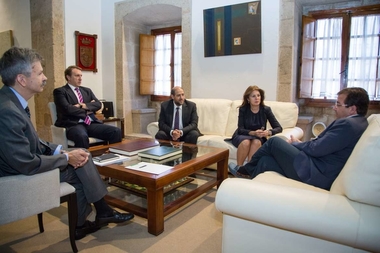El presidente se entrevista con los miembros del Jurado de Defensa de la Competencia