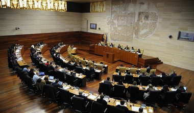 La Junta y los grupos parlamentarios inician los trabajos para modificar el impuesto de sucesiones