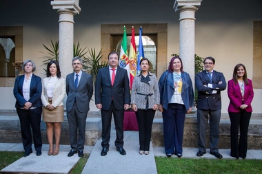 Fernández Vara asegura que estamos llenos de proyectos y anima a trabajar para que salgan adelante