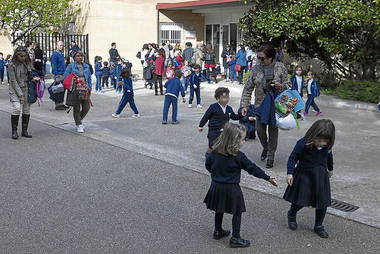 CCOO insiste en su petición de conserjes en los centros públicos de la ciudad