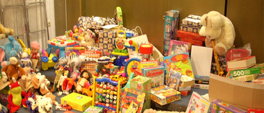 La radio-televisión de la UEx inicia una nueva edición de su recogida de juguetes para familias necesitadas