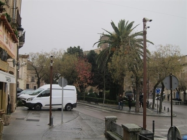 La alcaldesa de Cáceres pide que el acceso de tráfico a la ciudad monumental sea el 